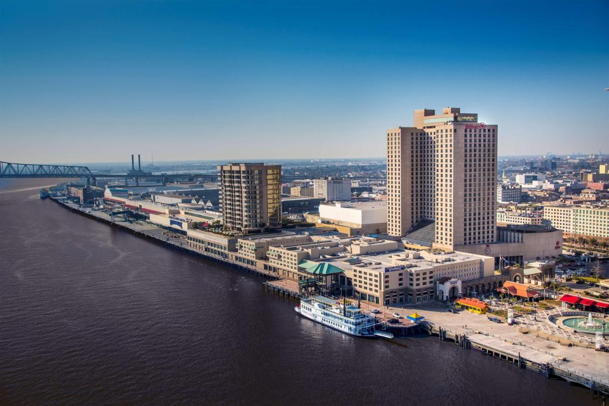 Hilton New Orleans Riverside - Housity