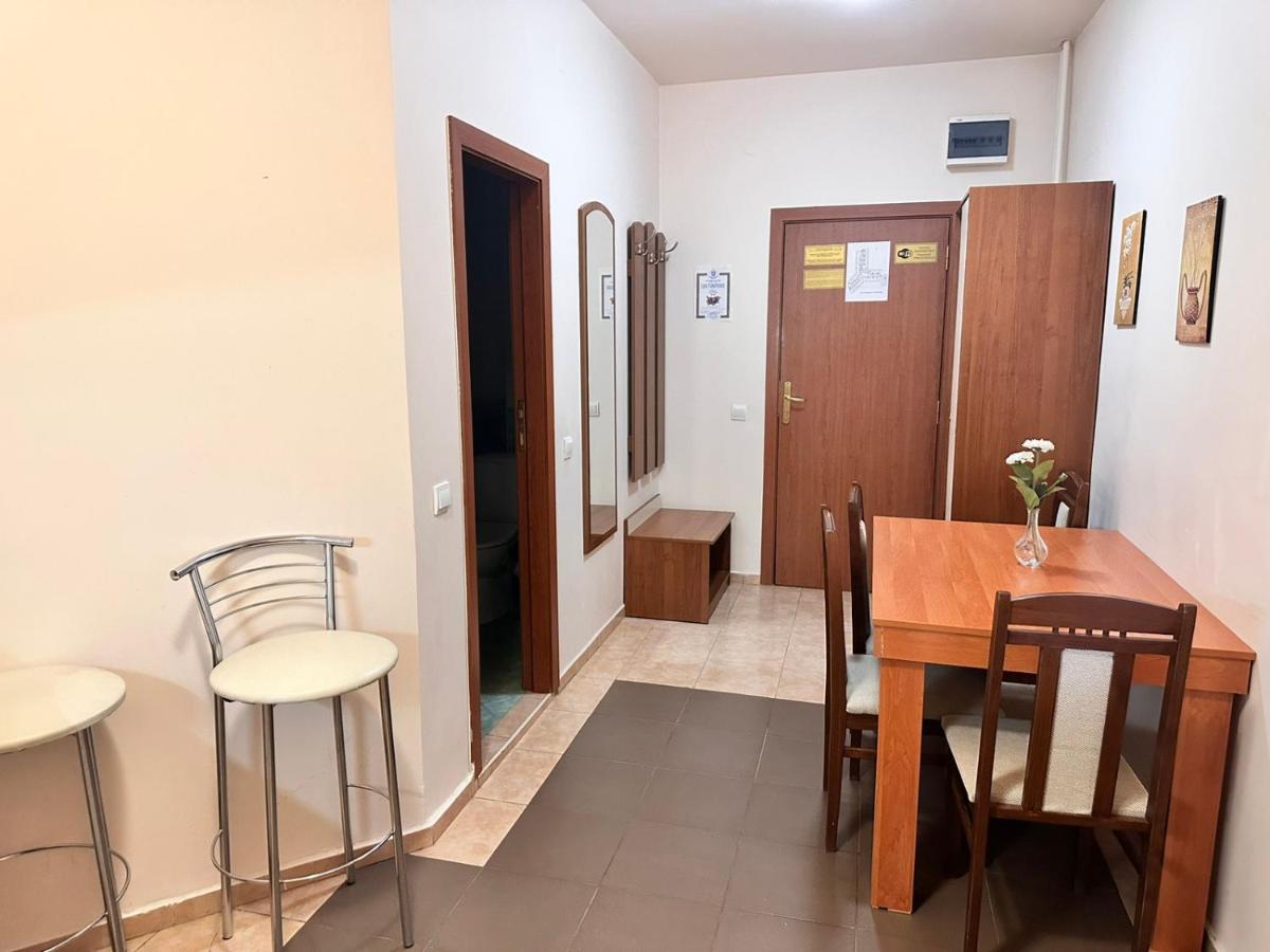 Charming one bed apartment 423 in main Flora building - Housity