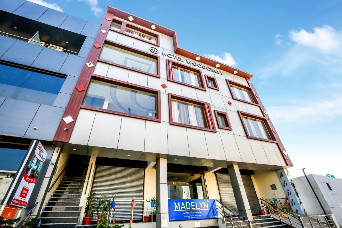 Hotel Woodcrest Zirakpur Chandigarh- Best Family Hotel - Hizvo