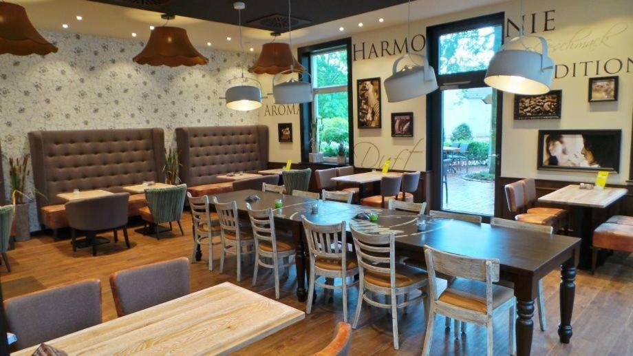 Hotel Restaurant Zur Linde - Housity