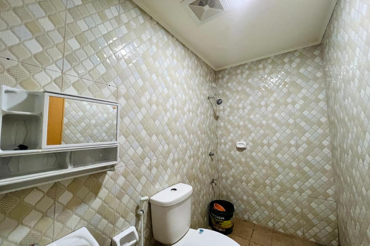 MC's L Transient House - Housity