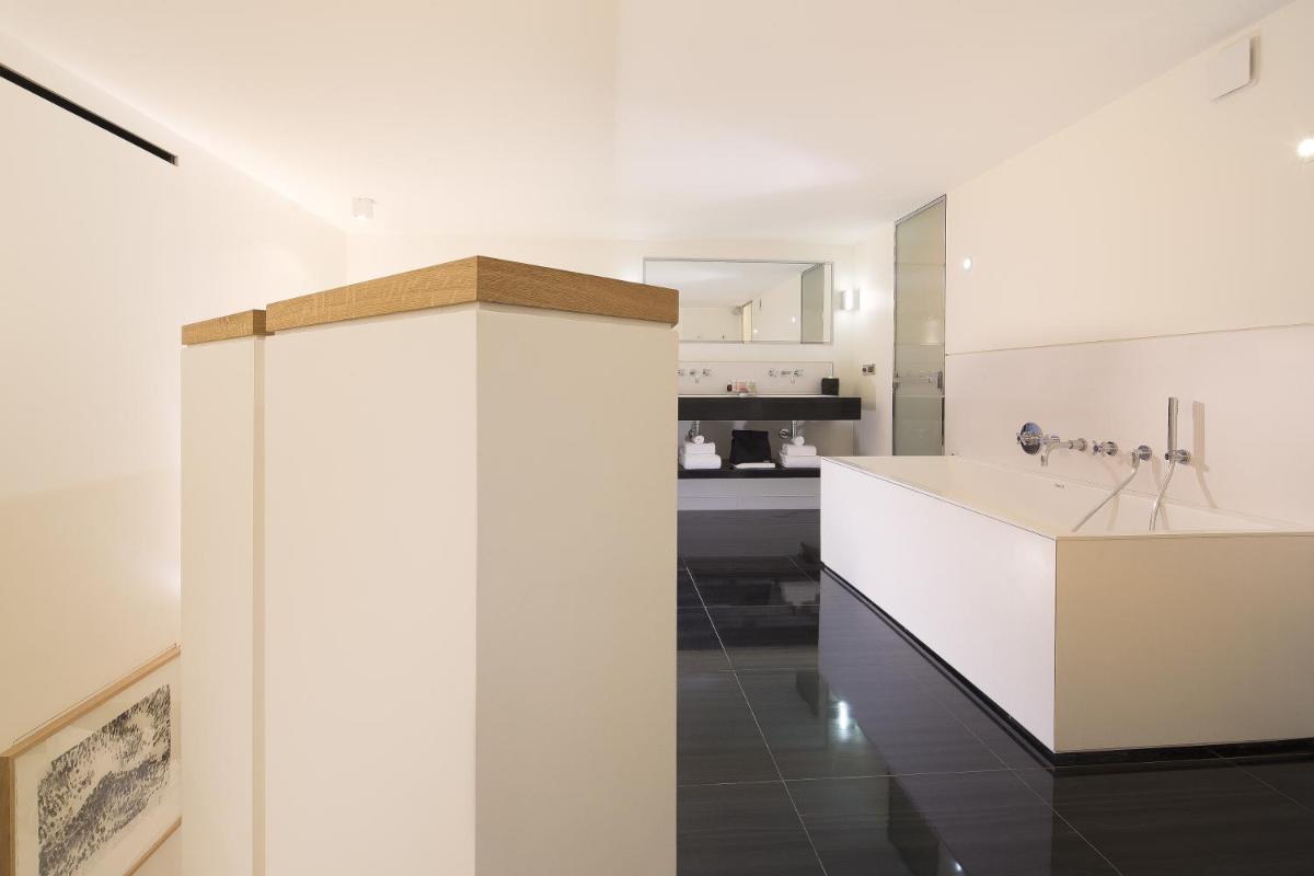 Cuisine ou kitchenette dans l'établissement Hotel Marignan Champs-Elysées