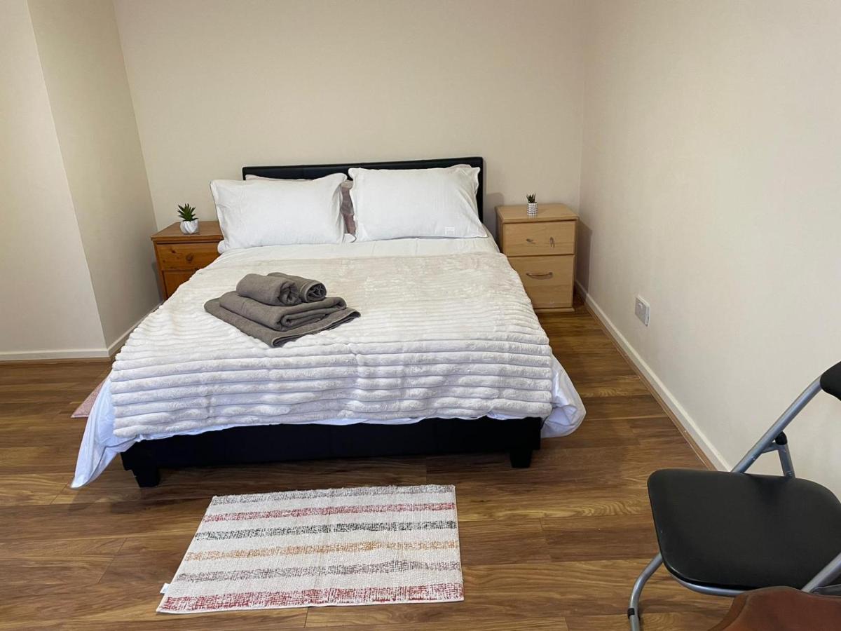 Single and doubles rooms close to central London - Housity
