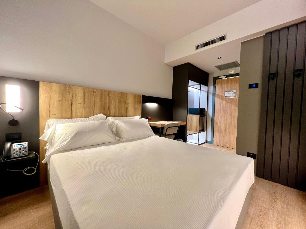 Hotel Leonessa - Hizvo