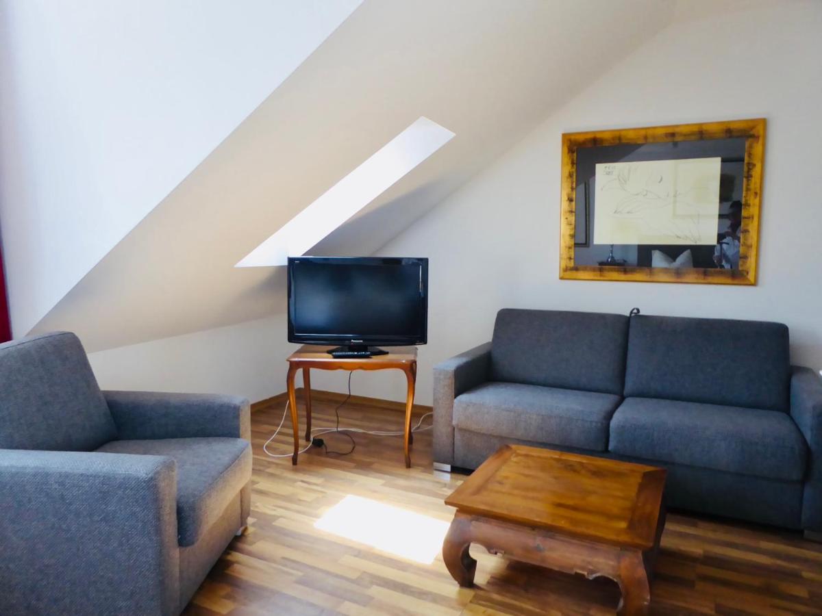 Hotel Weinhaus Hoff - Housity