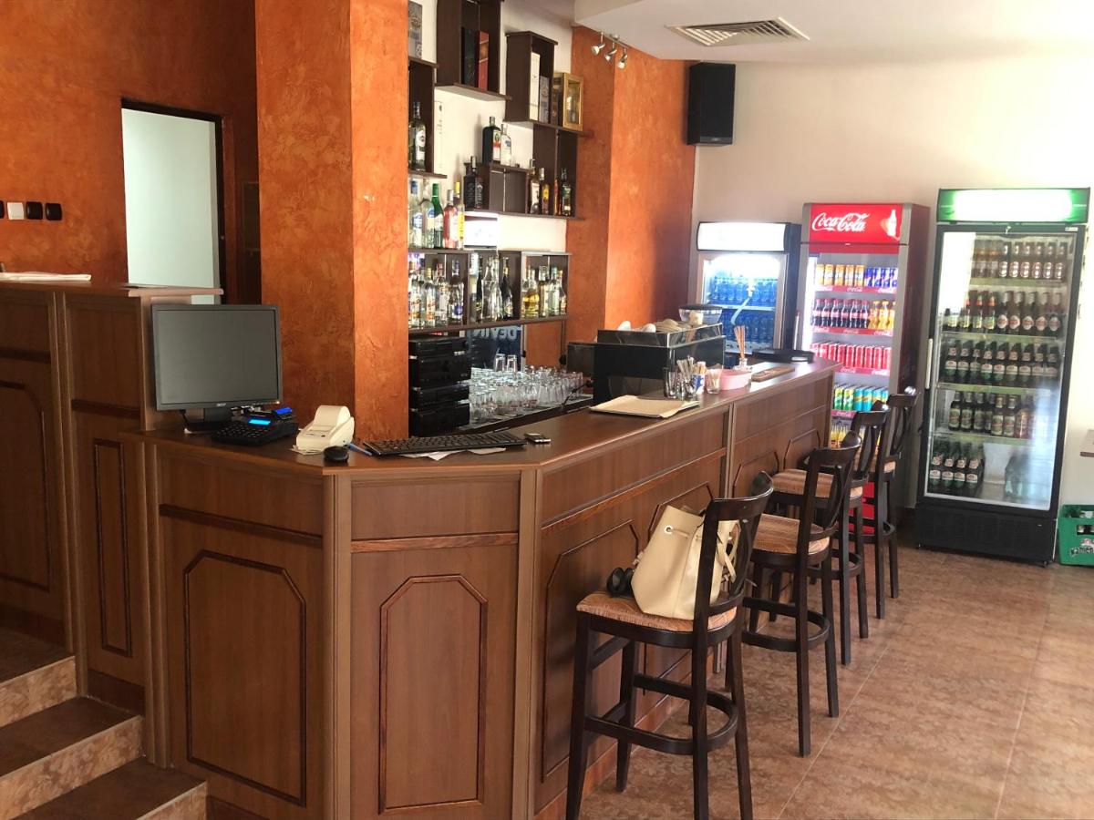 Suitetrails - Kris Hotel & Restaurant