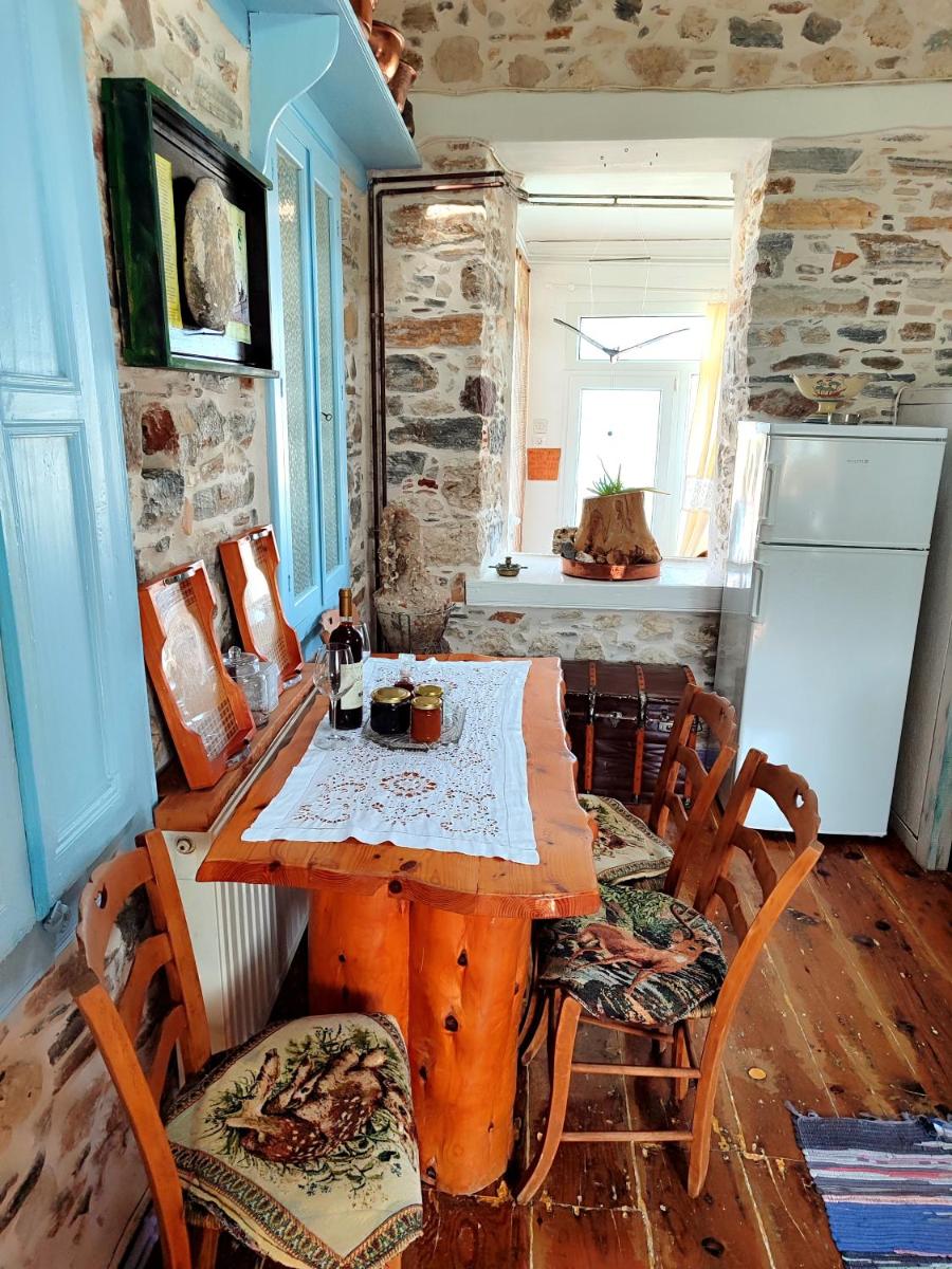 Kokkari Traditional House - Housity