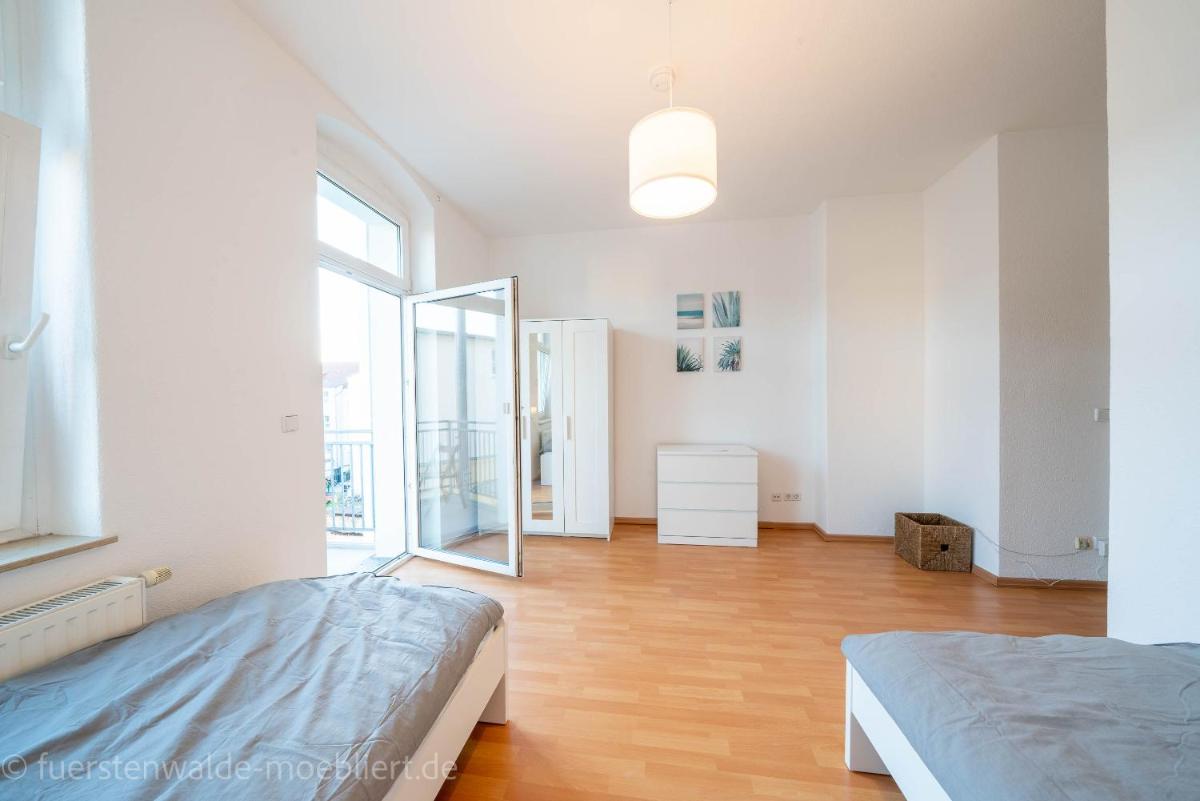 Apt Nikola 3 Zimmer Balkon 72qm Waschtrockner TV Vollausstattung zentral - Housity
