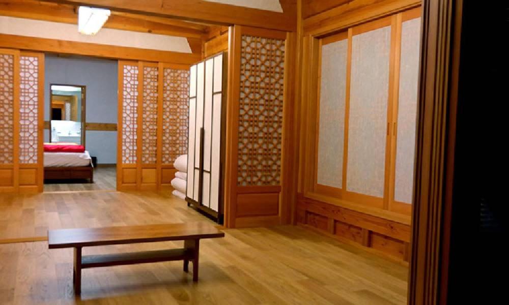 Hwangnamguan Hanok Village - Housity