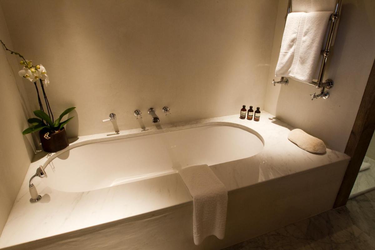 Salle de bains dans l'établissement Zannier Le Chalet