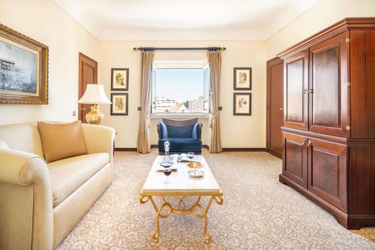 Uma área de estar em Palácio Estoril Hotel, Golf & Wellness