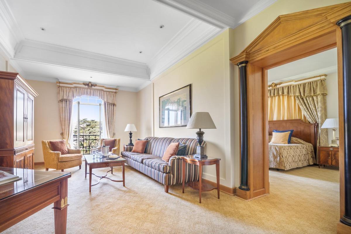 Uma cama ou camas num quarto em Palácio Estoril Hotel, Golf & Wellness