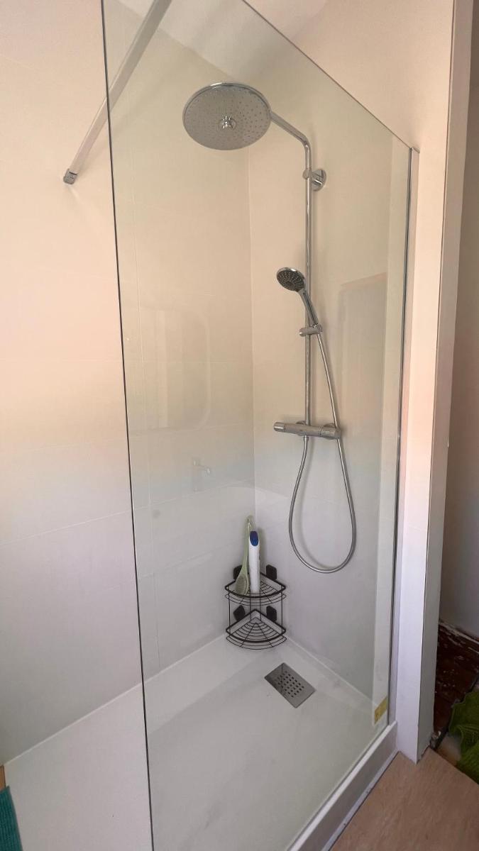 Chambre dans Maison de ville de 100 m2 . - Housity