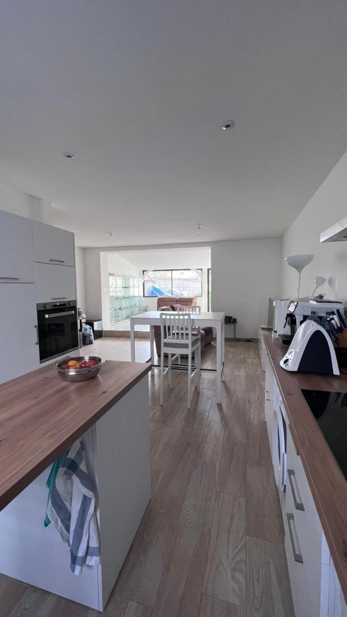 Chambre dans Maison de ville de 100 m2 . - Housity