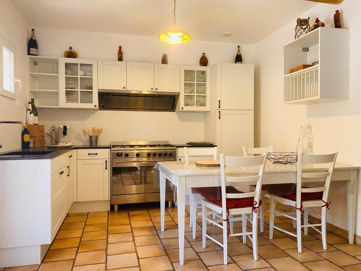 La Pitchoune : Gîte aux pieds des Alpilles - Housity