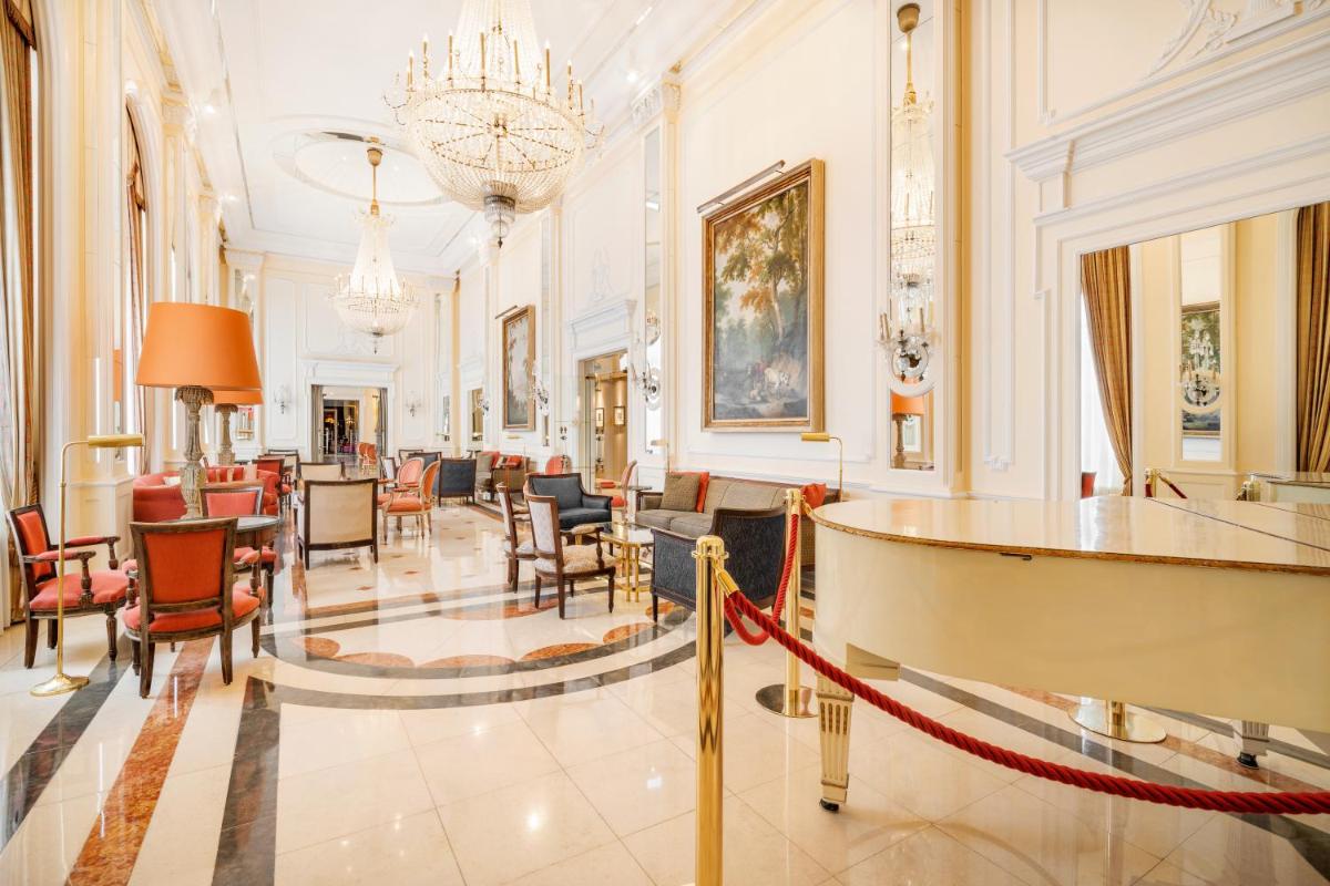 Uma área de estar em Palácio Estoril Hotel, Golf & Wellness