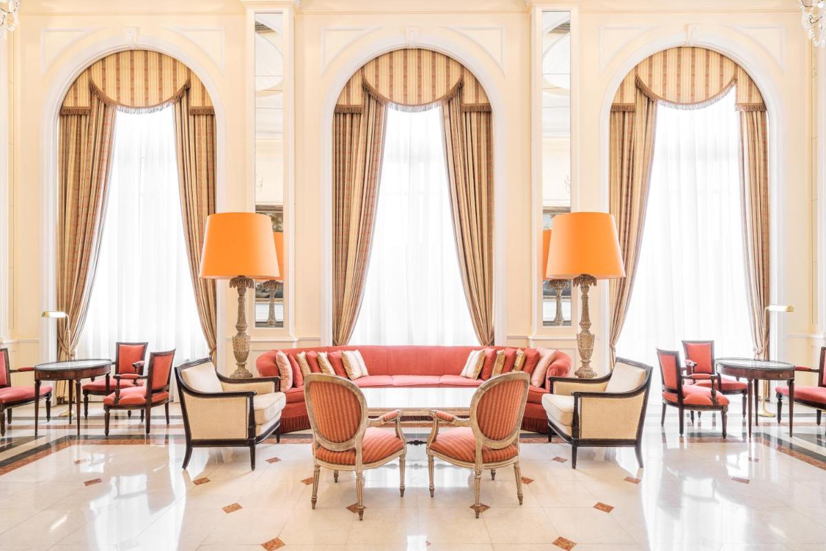 Uma área de estar em Palácio Estoril Hotel, Golf & Wellness
