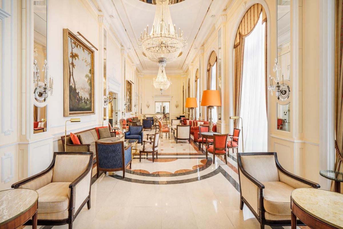 Uma área de estar em Palácio Estoril Hotel, Golf & Wellness