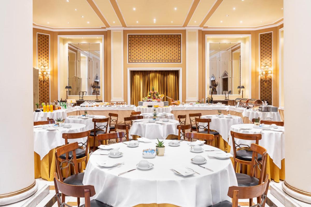 Um restaurante ou outro lugar para comer em Palácio Estoril Hotel, Golf & Wellness