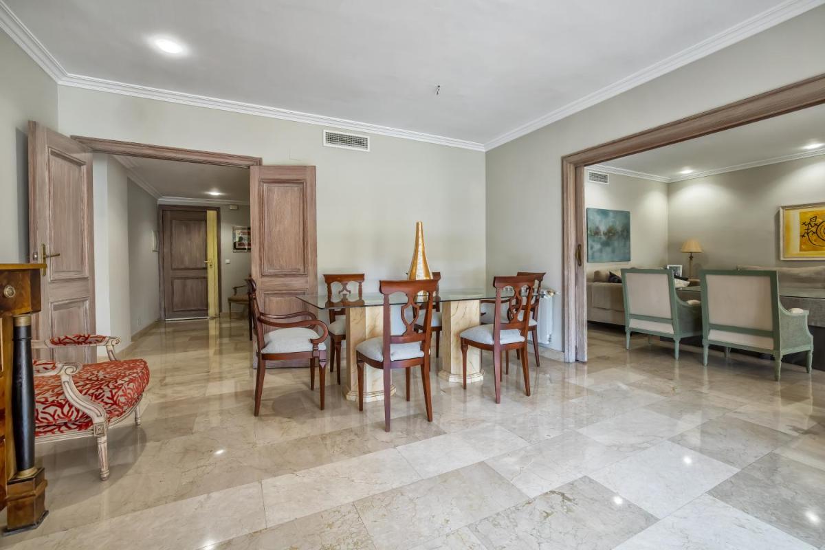 Apartamento Los Tilos & Parking & Piscina - Hizvo