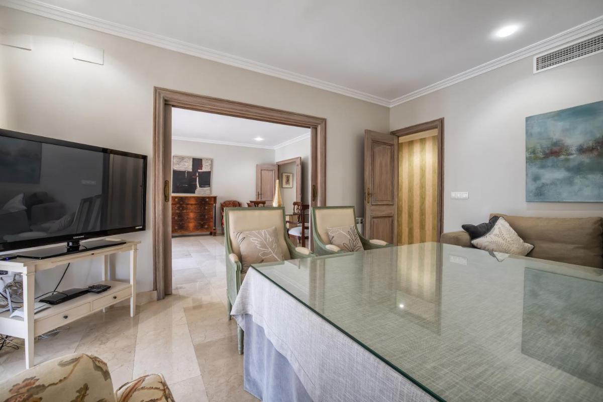 Apartamento Los Tilos & Parking & Piscina - Hizvo