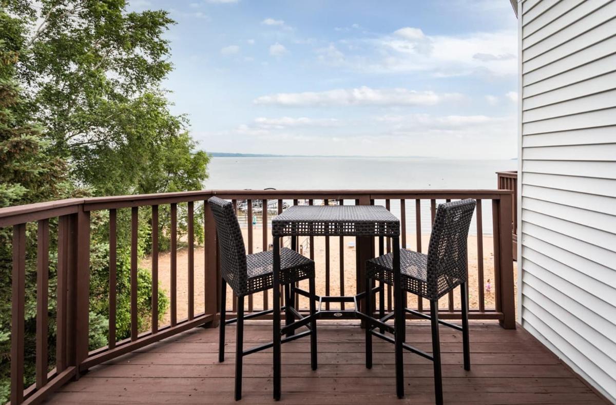 Suitetrails - Beach 321 with Vaulted Ceilings Pool Hot Tub and Stunning Views from Private Deck