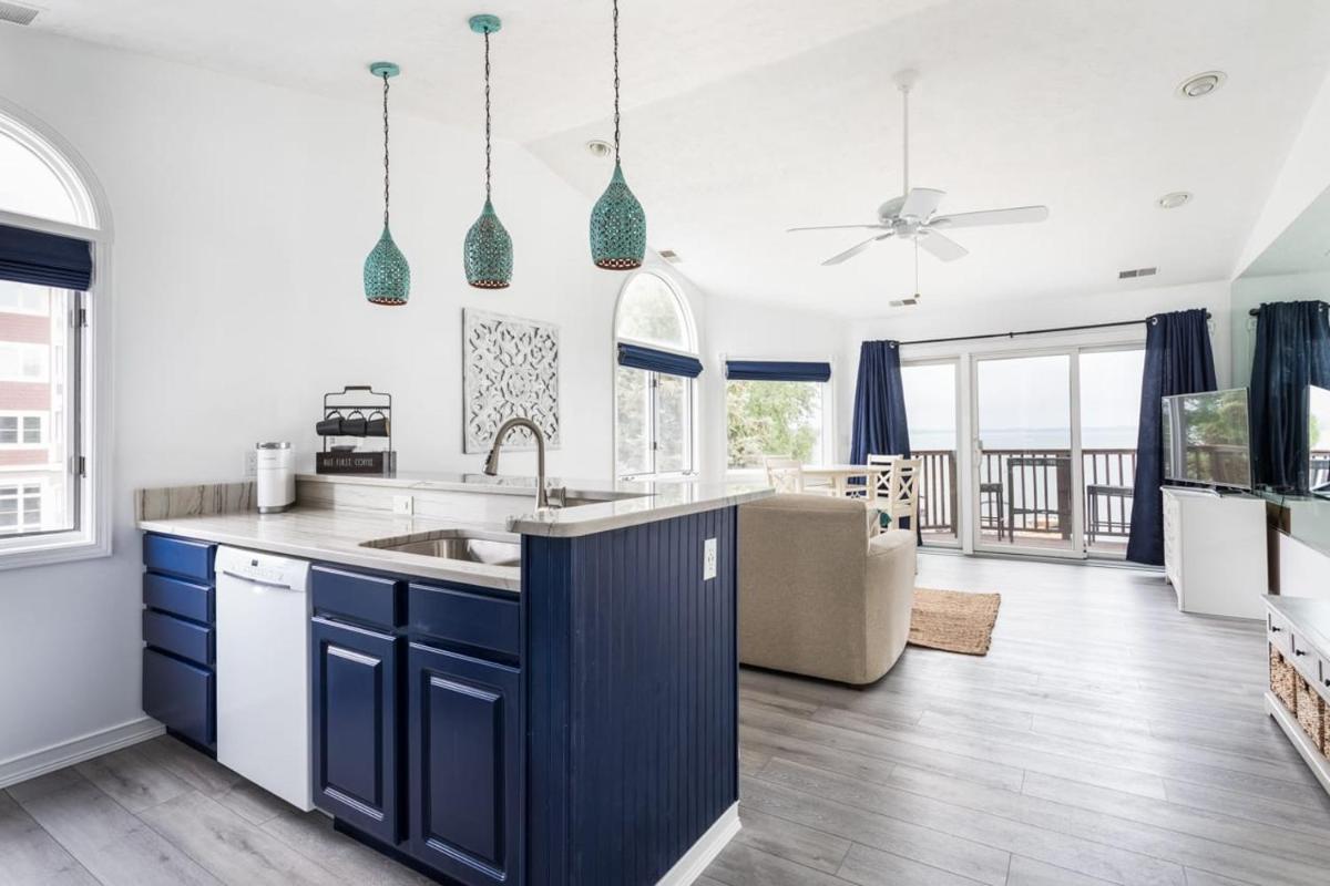 Suitetrails - Beach 321 with Vaulted Ceilings Pool Hot Tub and Stunning Views from Private Deck