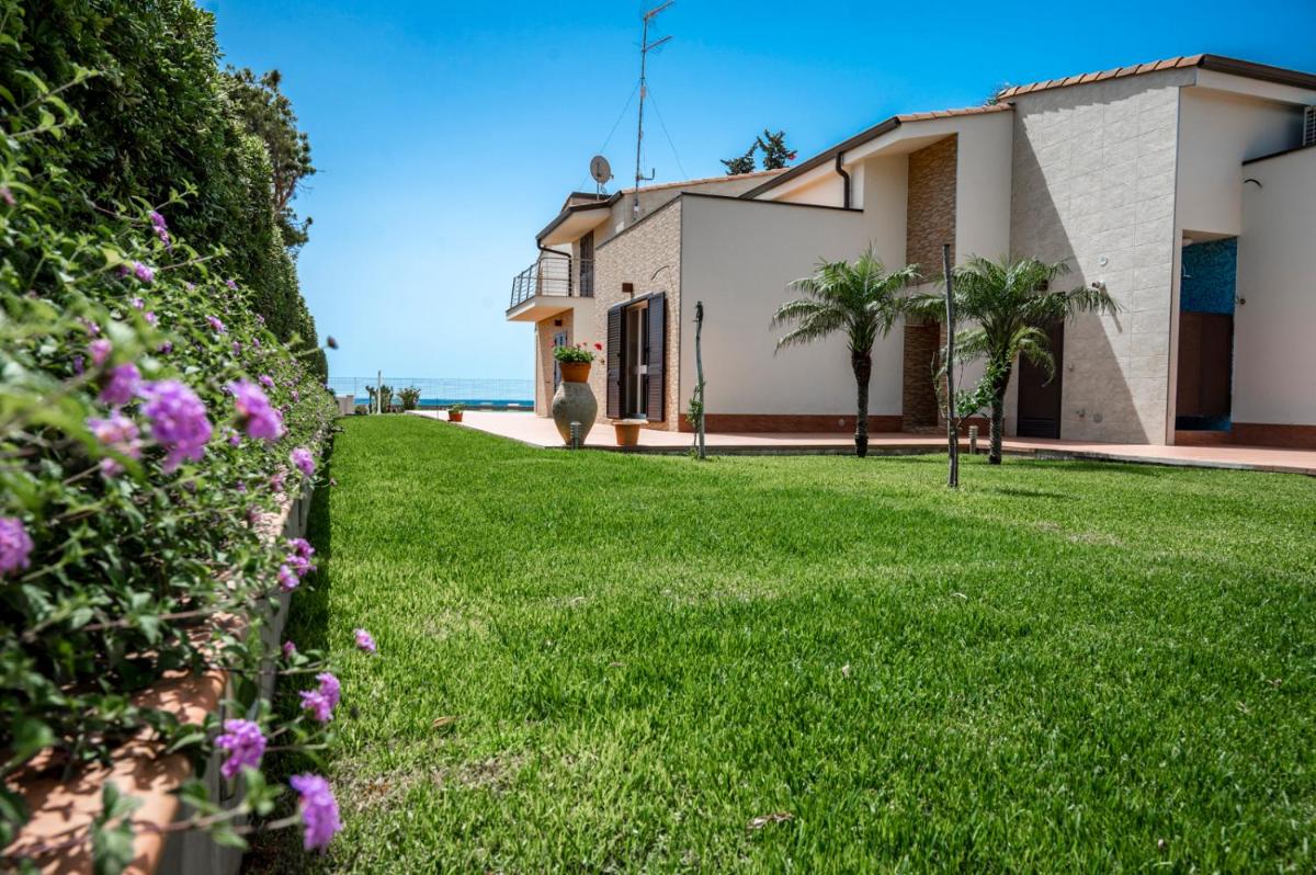 Villa Calliope Sea Beach - Housity