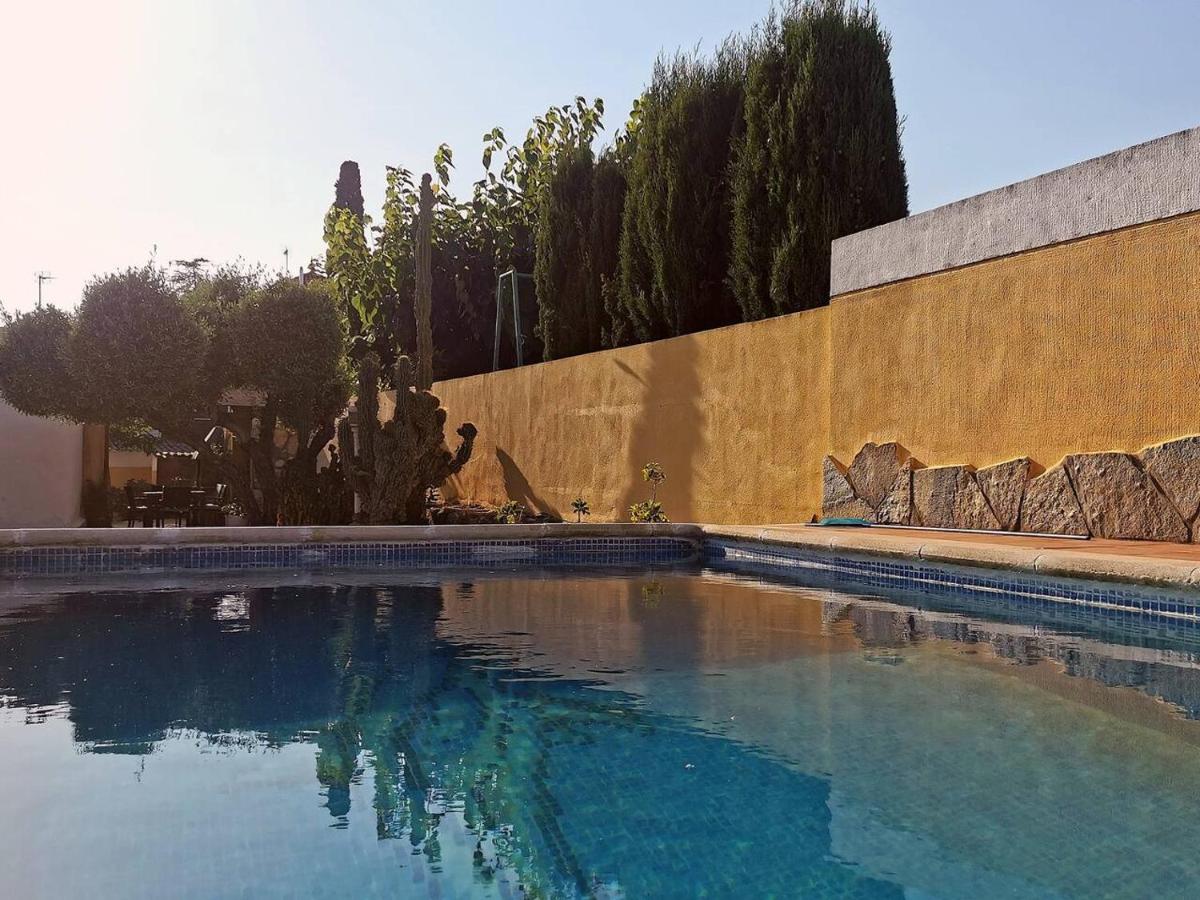 Casa con piscina y barbacoa - Housity