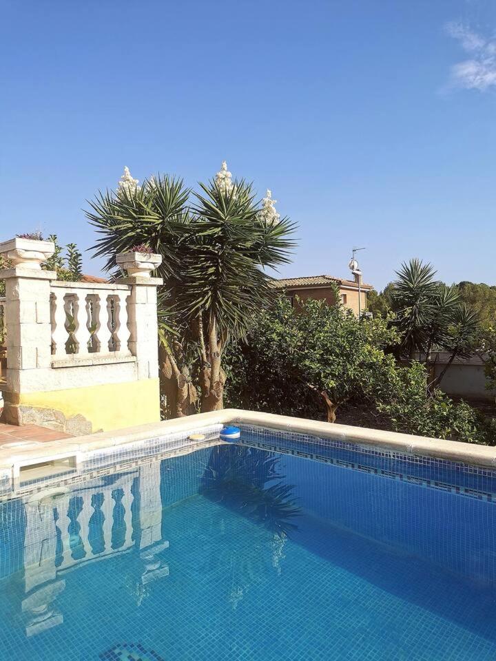 Casa con piscina y barbacoa - Housity