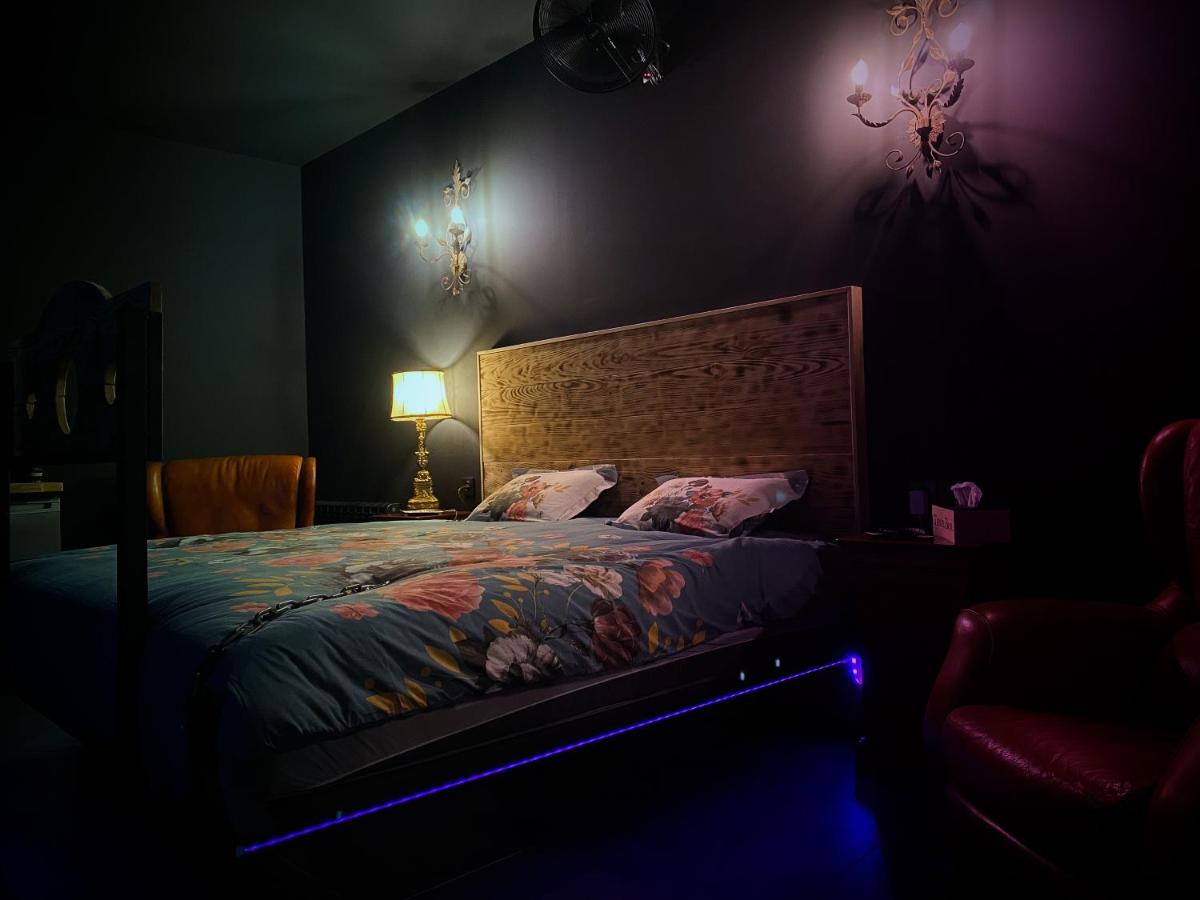 Loveroom avec jacuzzi 01 - Housity
