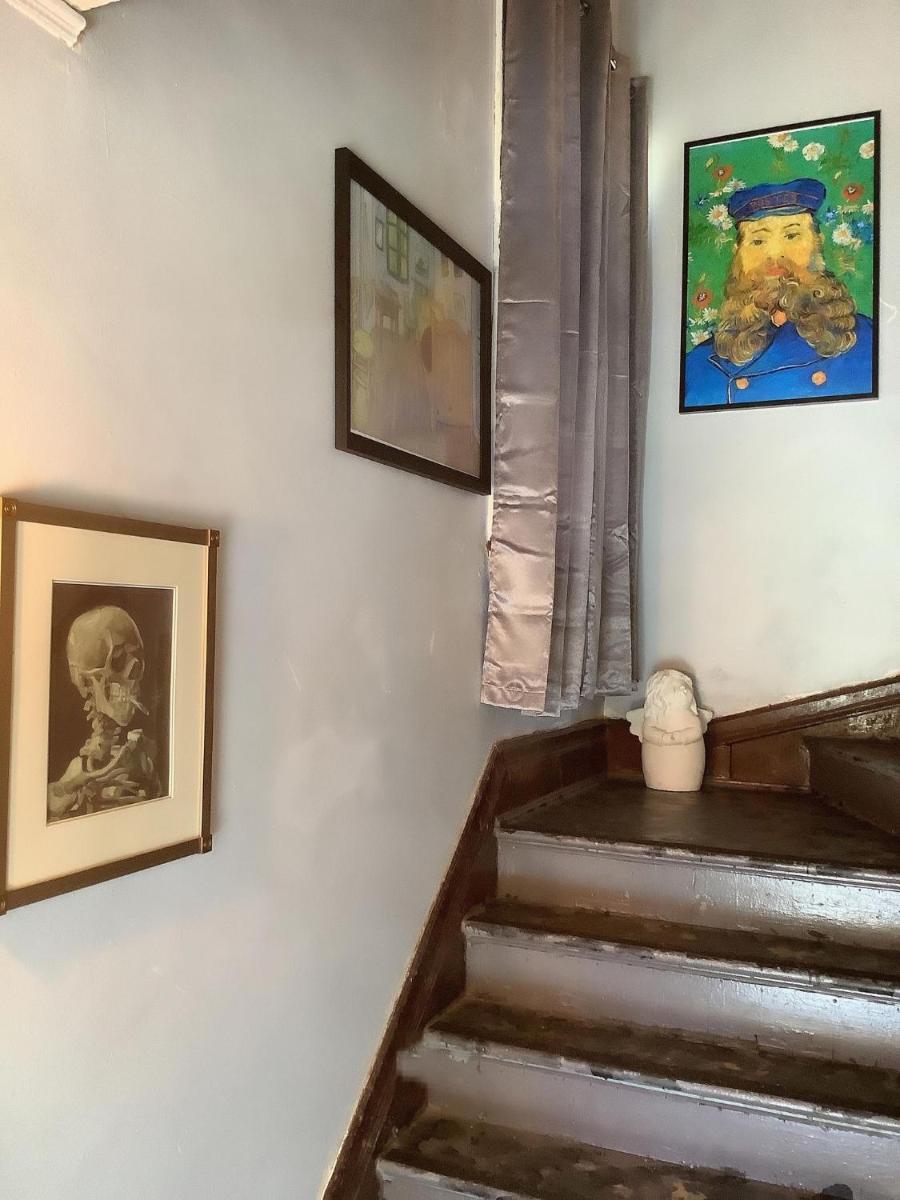 Detroit Cheerful Artsy Modernized Private Room - Housity