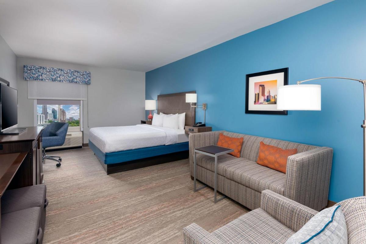 Hampton Inn Charlotte Uptown - Housity