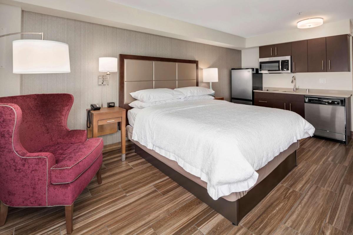 Hampton Inn & Suites Seattle North/Lynnwood - Housity