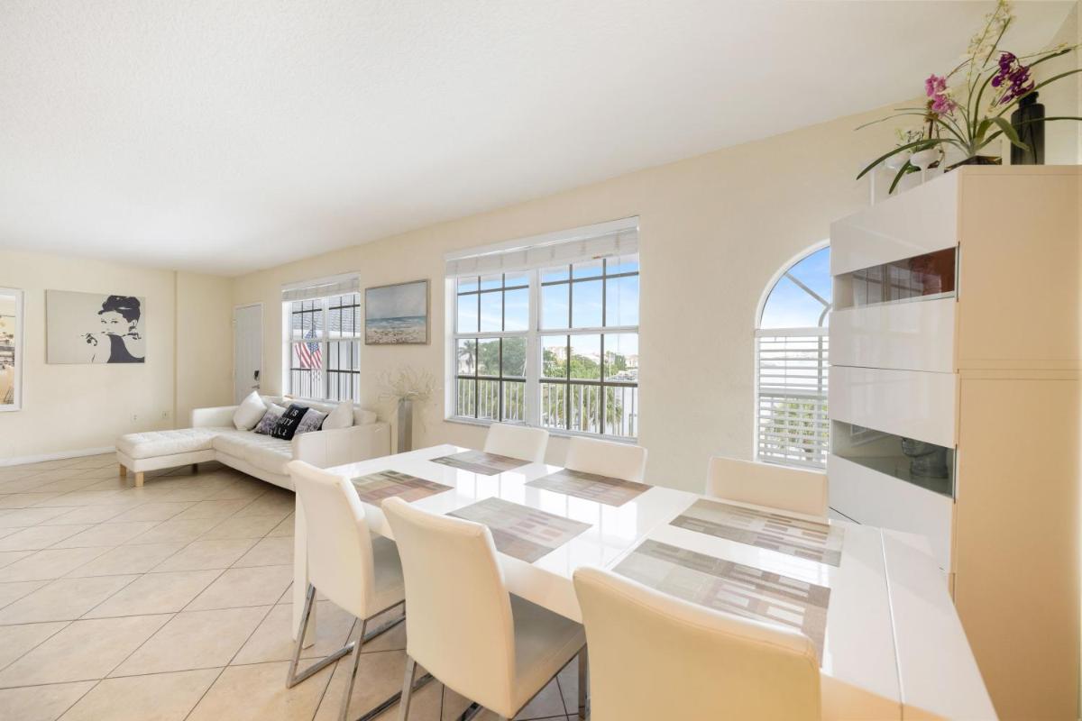 OCEANVIEW LARGE DREAM CONDO WITH 2BD/2B in CLEARWATER BEACH - Housity