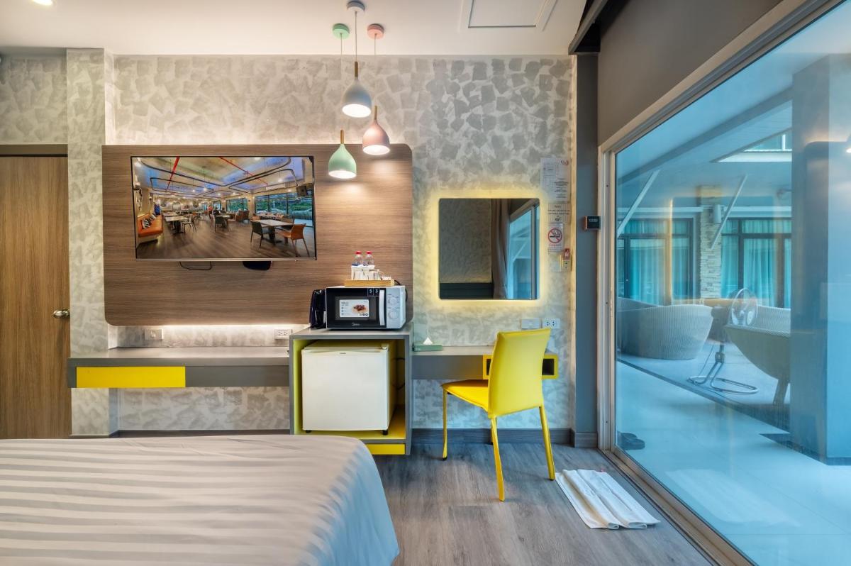 Qiu Hotel Sukhumvit - BTS On Nut Station - Housity