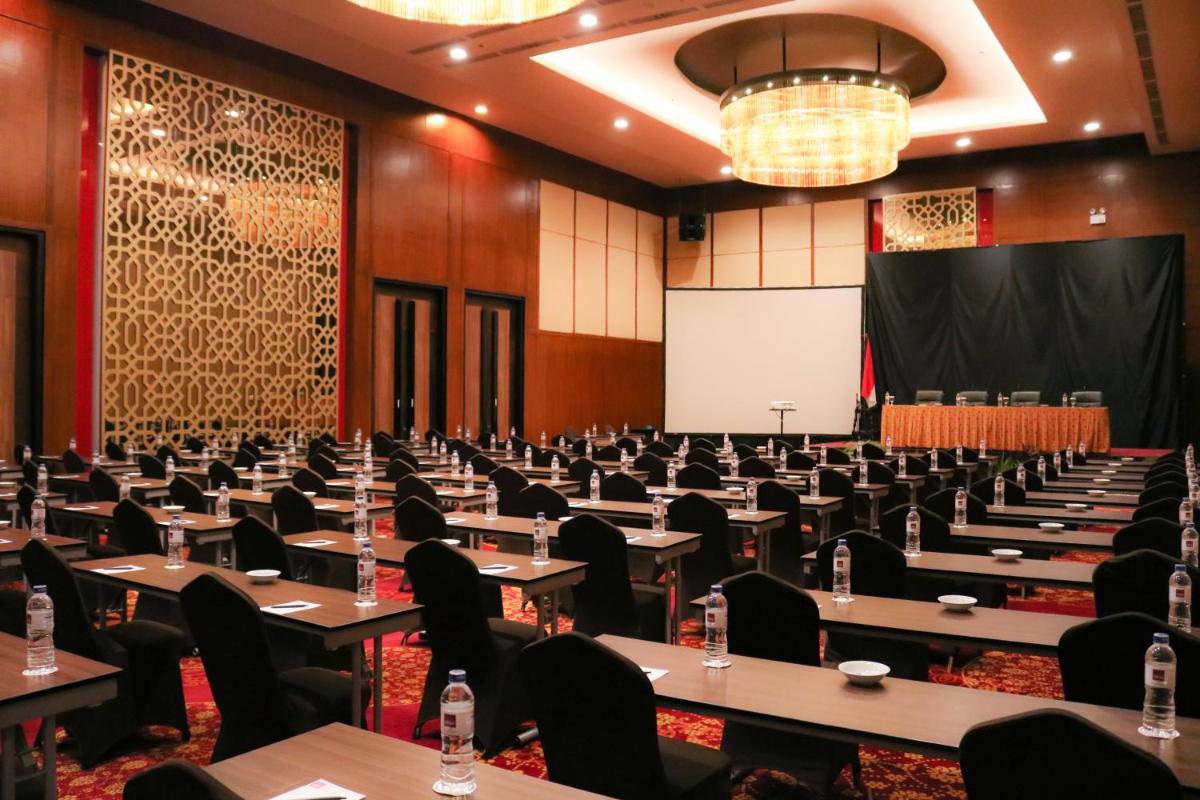 Emersia Hotel & Resort Batusangkar - Housity
