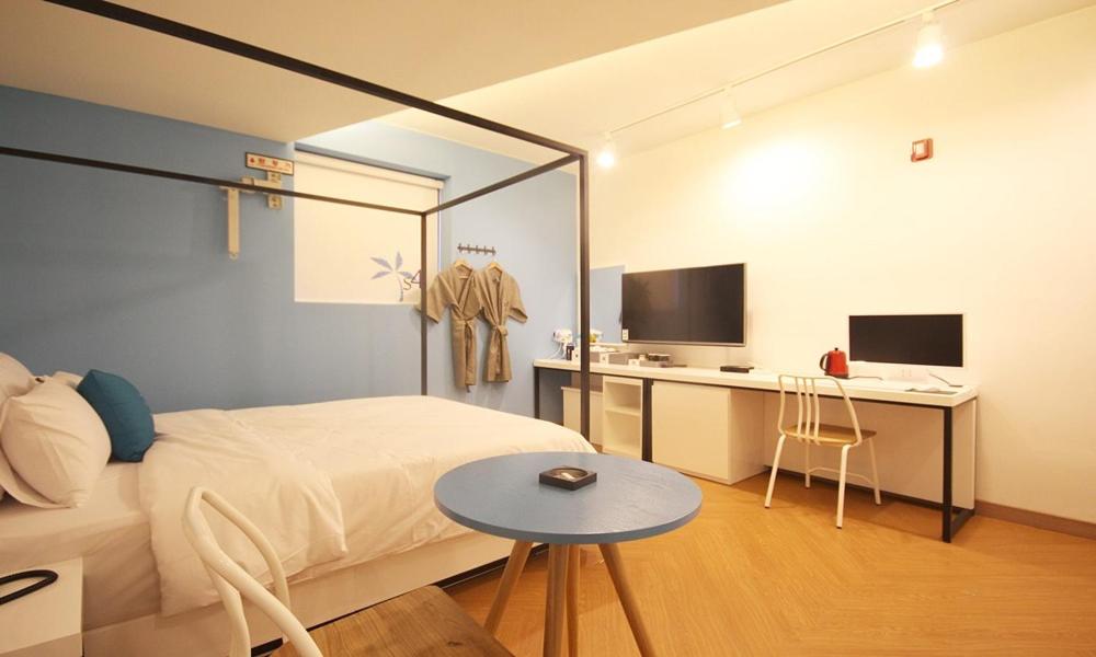 Iksan 4 Seasons Hotel - Housity