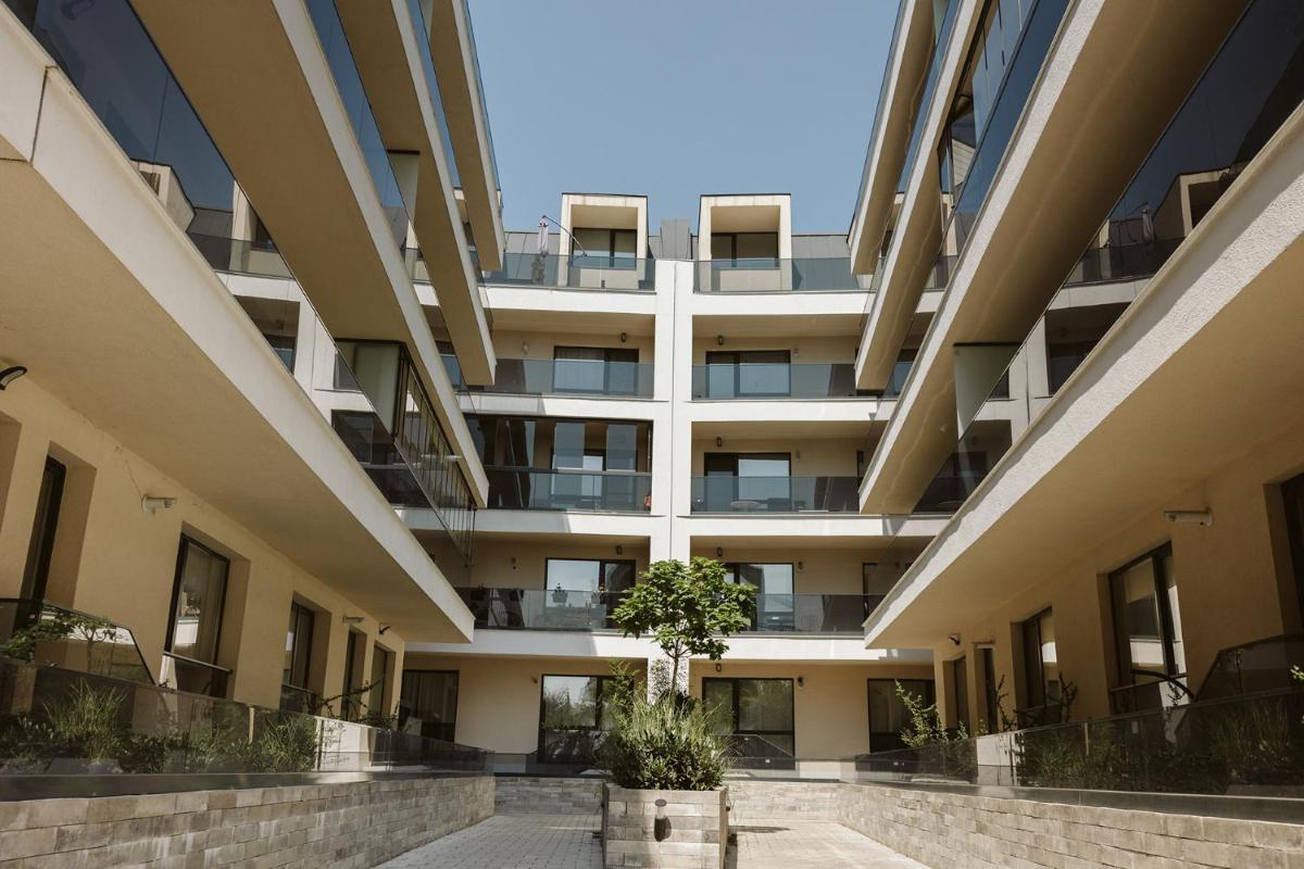 DEC Apartments - Housity