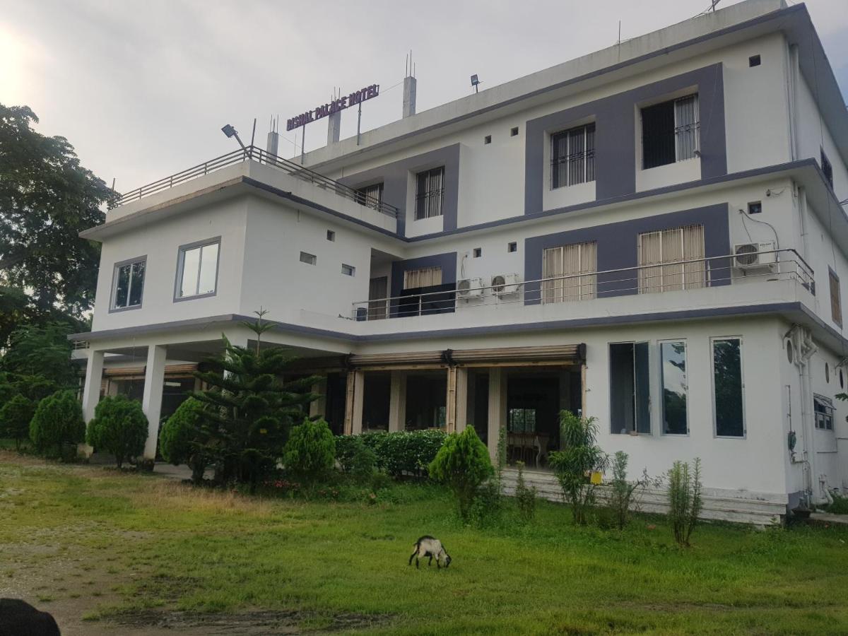 Bishal palace Hotel - Housity