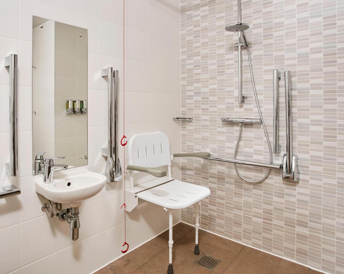 Hampton by Hilton Oxford - Housity
