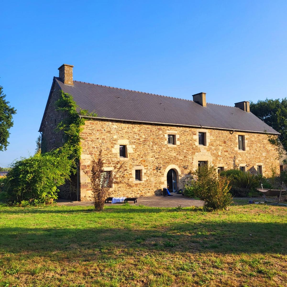 Luxury Farmhouse Brittany - Housity