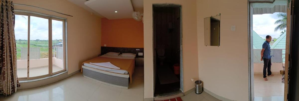 Hotel Vanashree - Housity