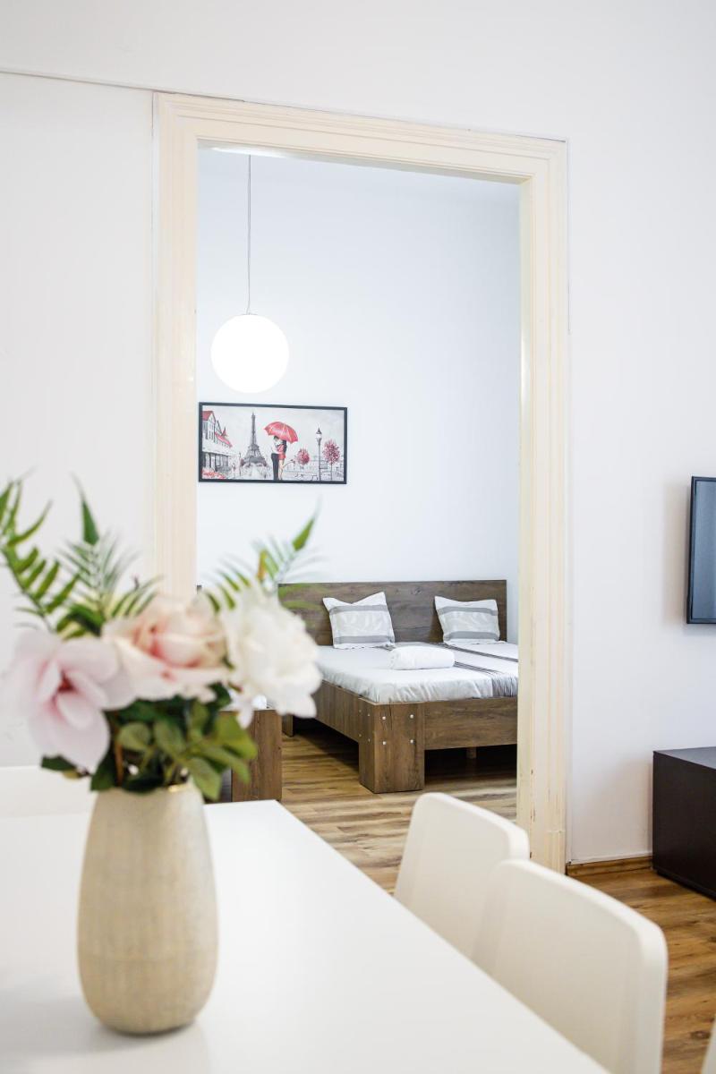 Real Apartments Lovag - Housity