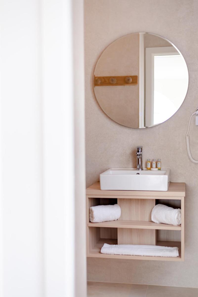 Imagen de la galería de Portomar Apartments - 4-Star Superior Hotel, en Portocolom