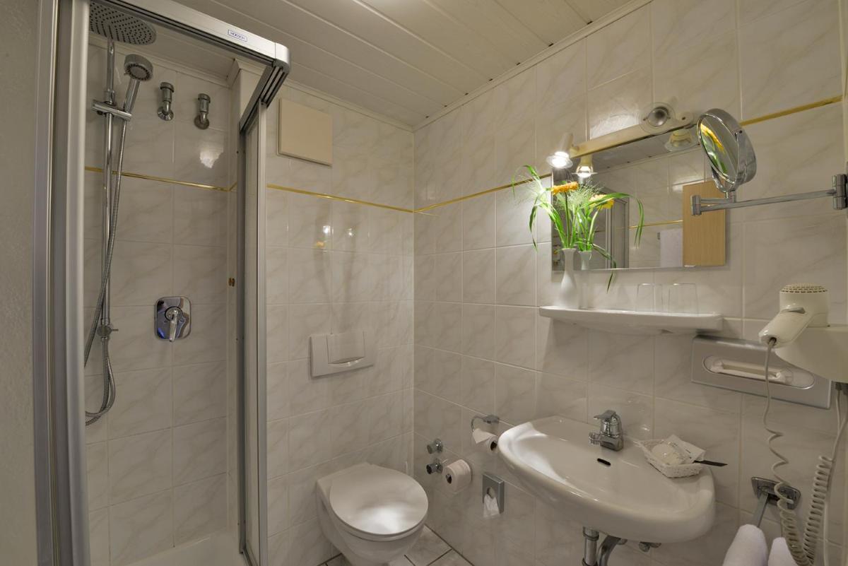 Hotel zur Post 3 Sterne S Altenahr - Housity