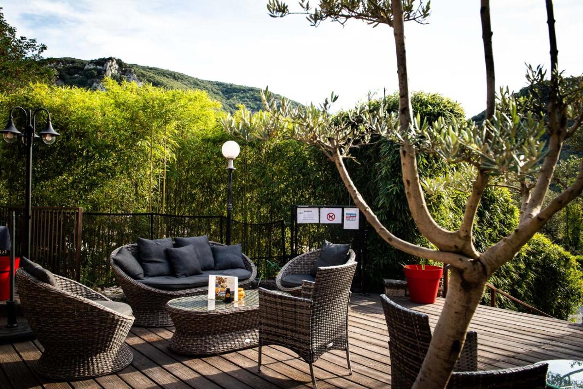 Vue générale sur la montagne ou vue sur la montagne depuis l'hôtel