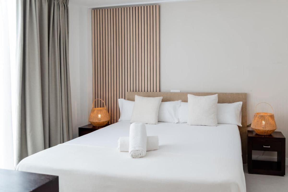 Cama o camas de una habitación en Portomar Apartments - 4-Star Superior Hotel