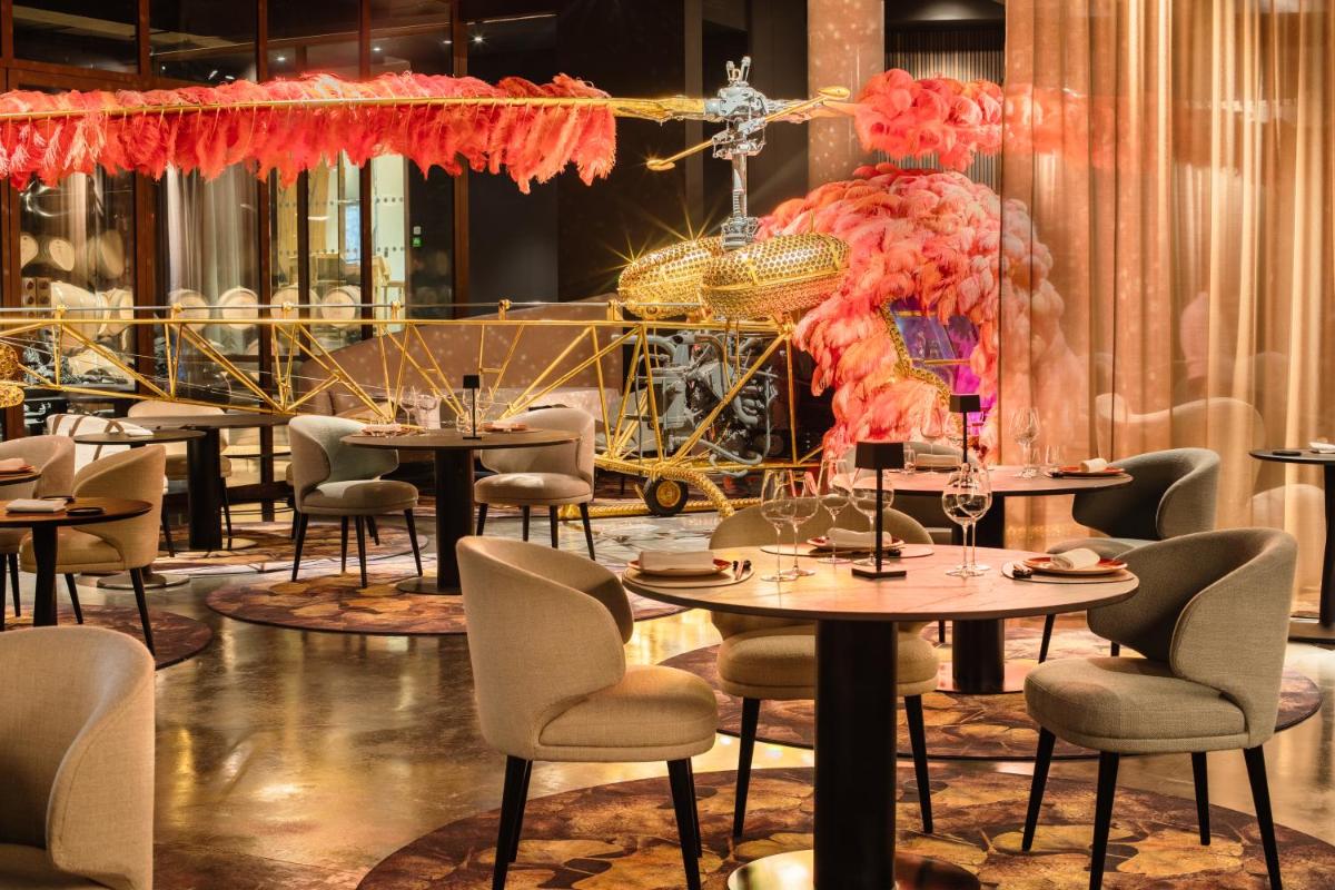 Restaurant ou autre lieu de restauration dans l'établissement Château de la Gaude