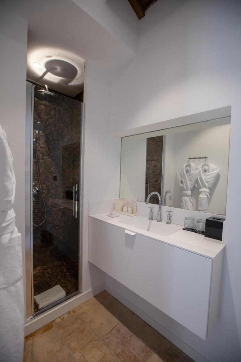 Salle de bains dans l'établissement Château de la Gaude